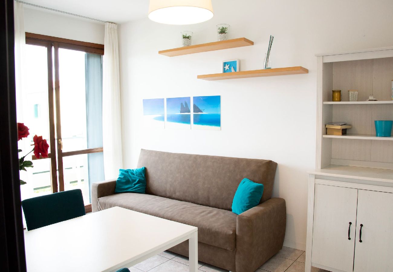 Apartment in Cavallino-Treporti - Appartamento Smeraldo a 100m dal mare 