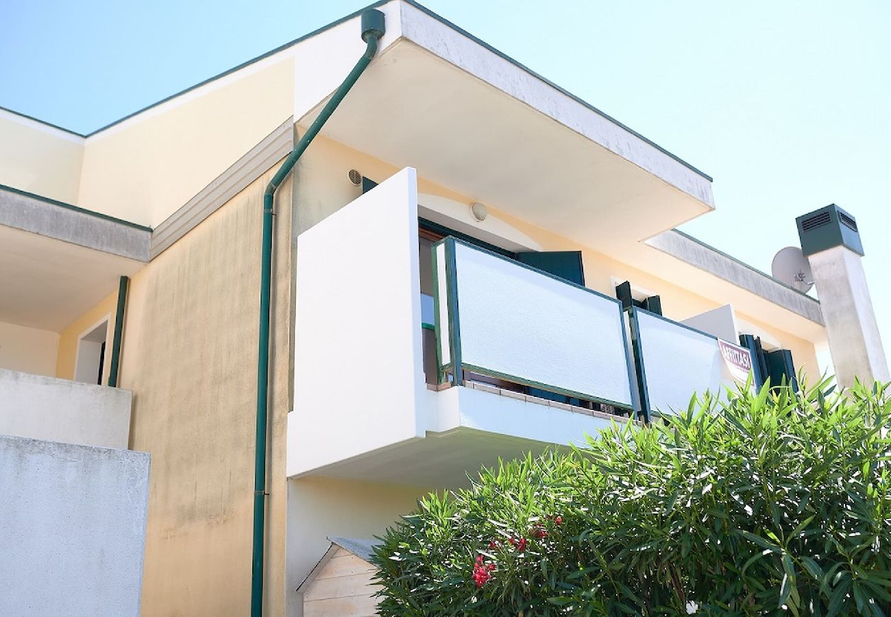 Apartment in Cavallino-Treporti - Appartamento Smeraldo a 100m dal mare 